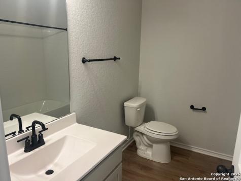 105 Beveridge Seguin TX 78155