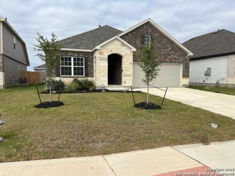 105 Beveridge Seguin TX 78155