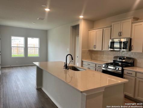 105 Beveridge Seguin TX 78155