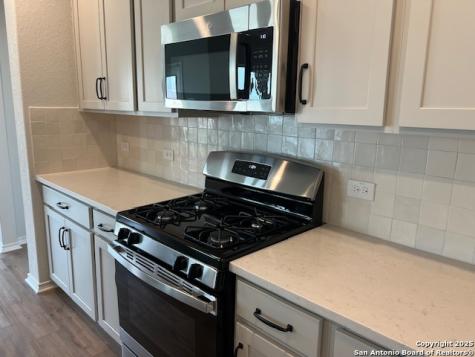 105 Beveridge Seguin TX 78155
