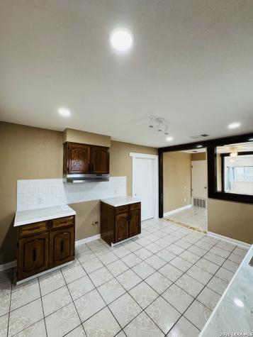 634 N San Joaquin San Antonio TX 78228