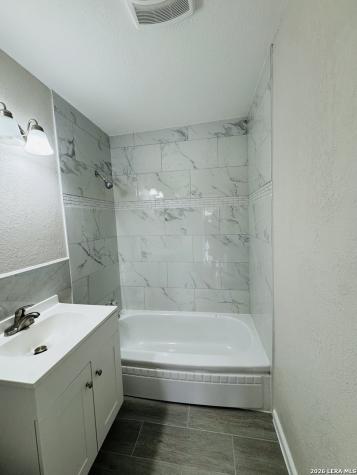 634 N San Joaquin San Antonio TX 78228