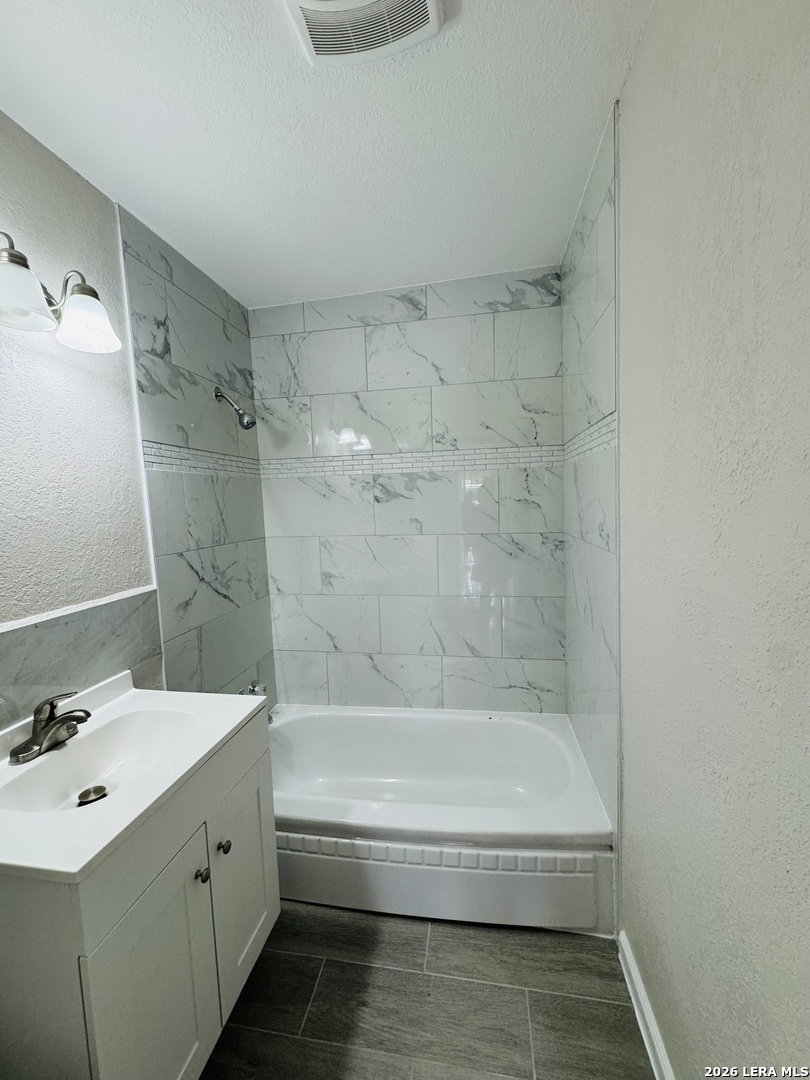 634 N San Joaquin San Antonio TX 78228