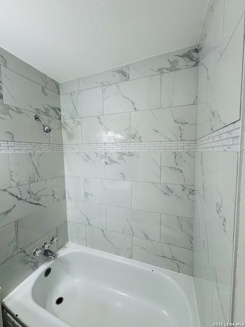634 N San Joaquin San Antonio TX 78228