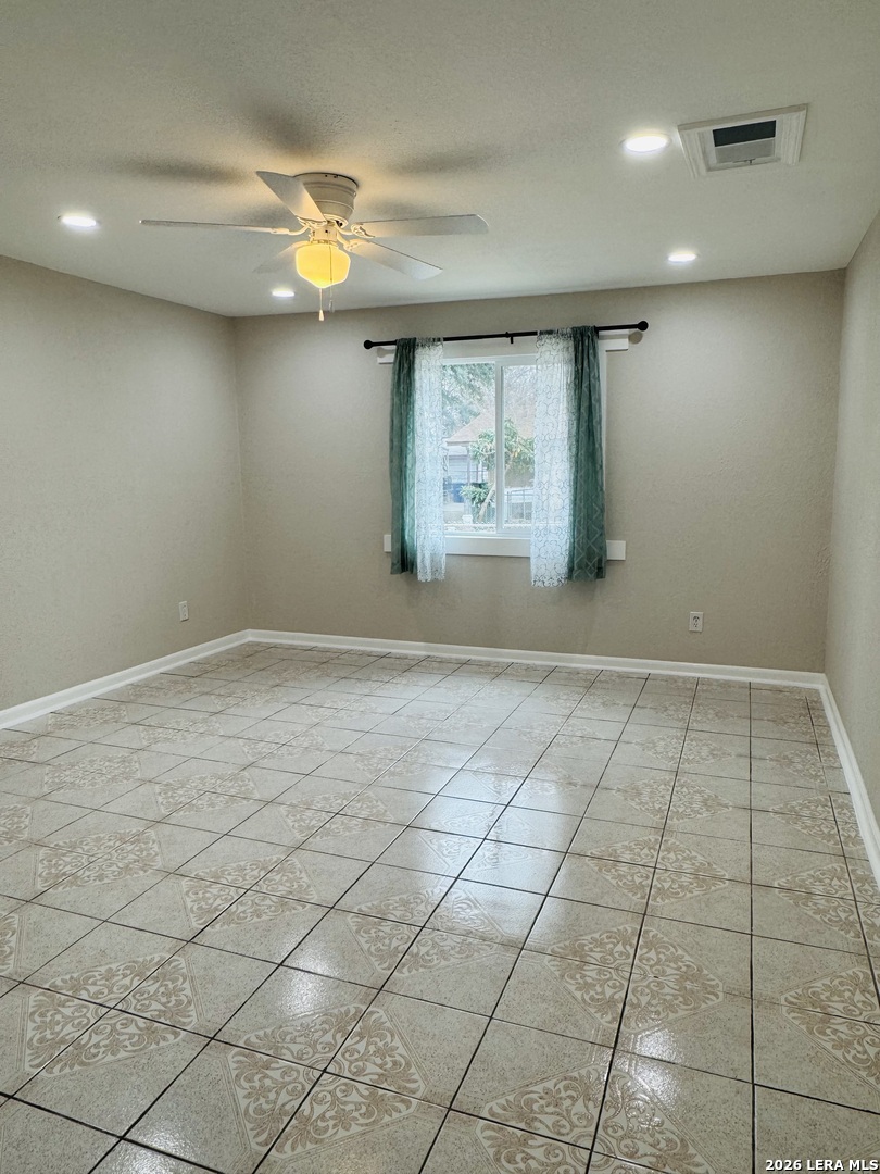 634 N San Joaquin San Antonio TX 78228