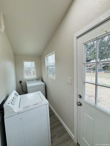634 N San Joaquin San Antonio TX 78228