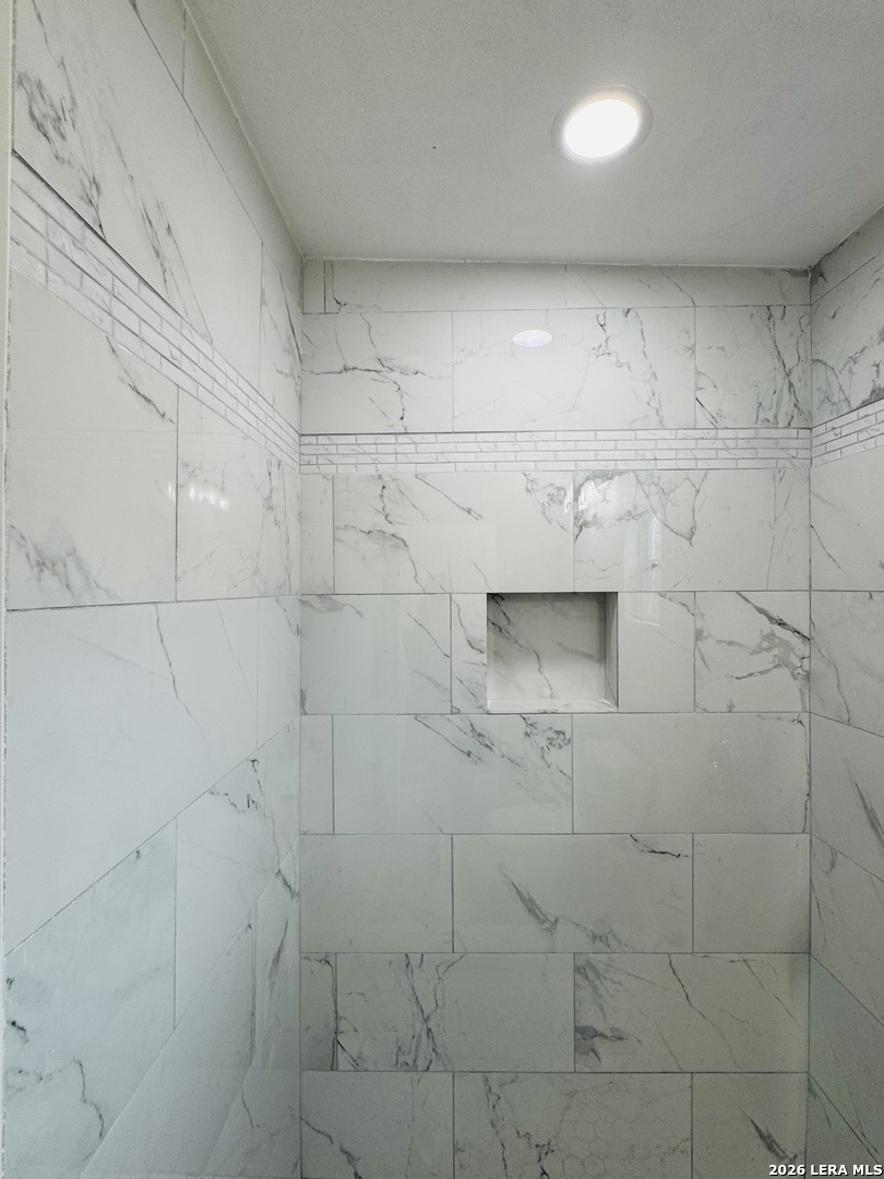 634 N San Joaquin San Antonio TX 78228