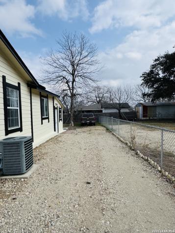 634 N San Joaquin San Antonio TX 78228