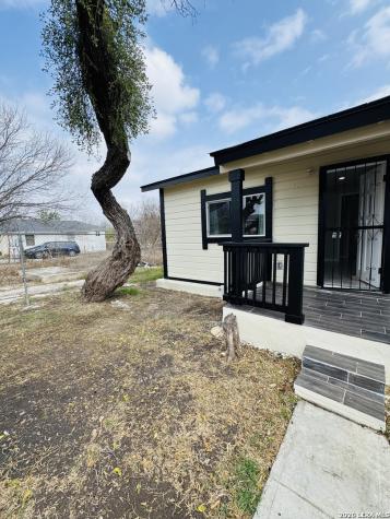 634 N San Joaquin San Antonio TX 78228