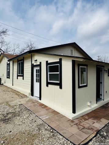 634 N San Joaquin San Antonio TX 78228