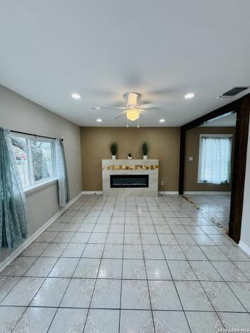 634 N San Joaquin San Antonio TX 78228