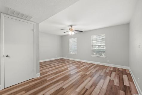 358 E Terra Alta Drive San Antonio TX 78209
