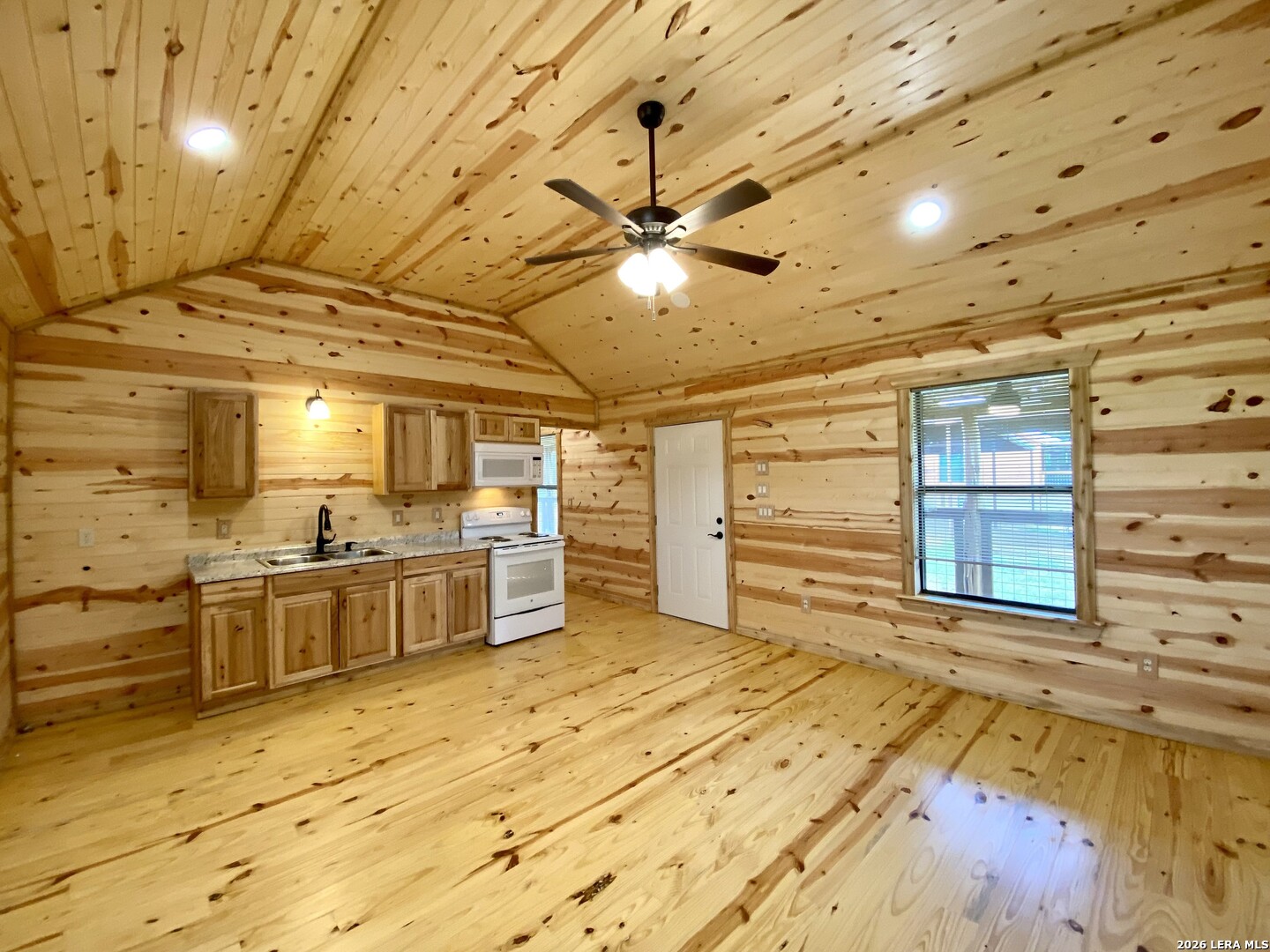 624 Deer Creek W Pipe Creek TX 78063