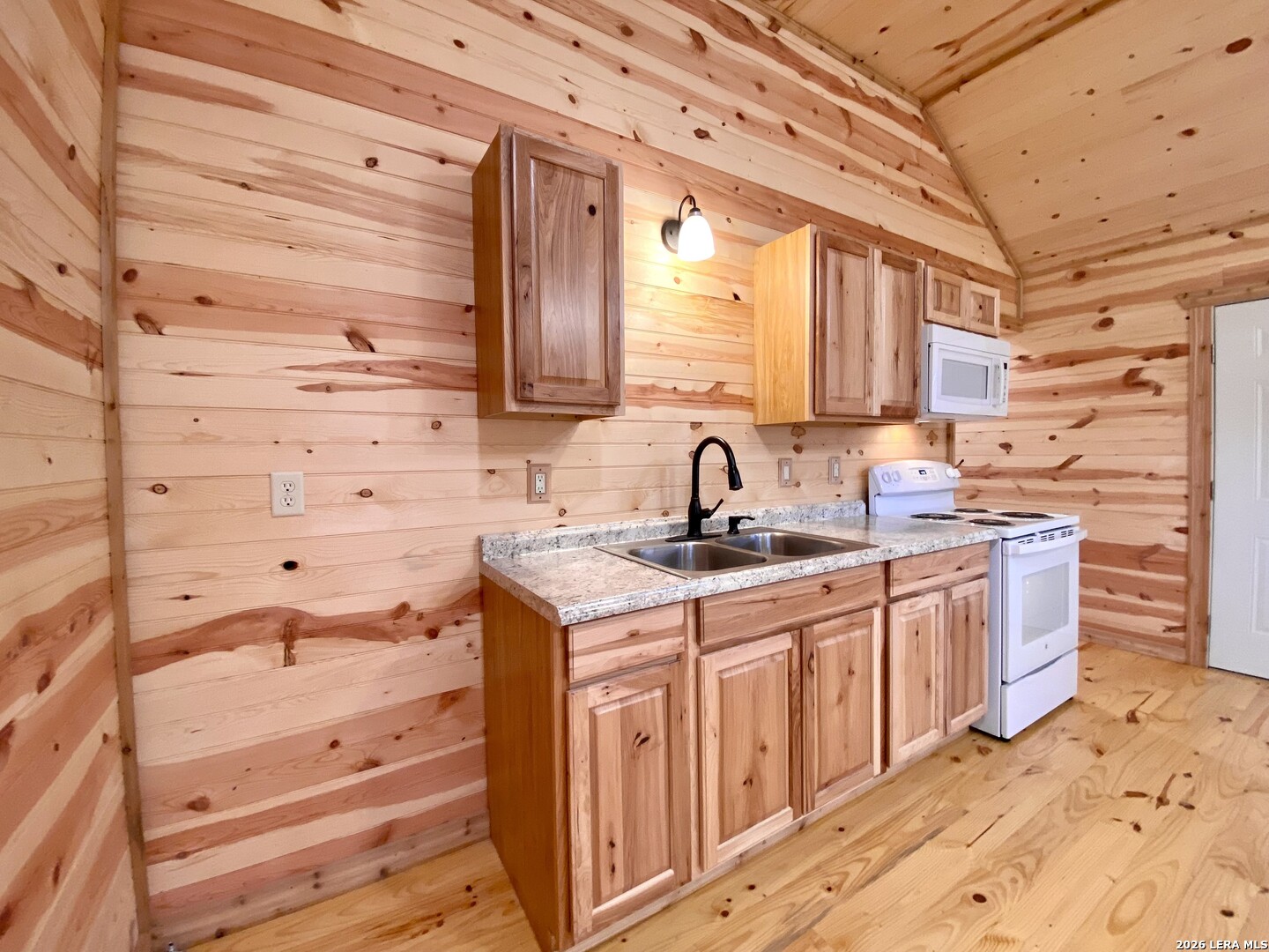 624 Deer Creek W Pipe Creek TX 78063