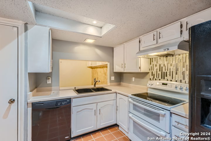 6422 Honey Hill San Antonio TX 78229