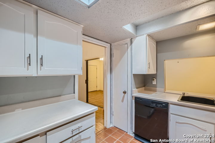 6422 Honey Hill San Antonio TX 78229