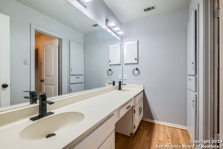 6422 Honey Hill San Antonio TX 78229