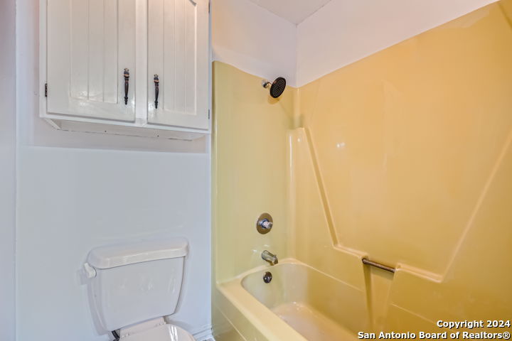 6422 Honey Hill San Antonio TX 78229