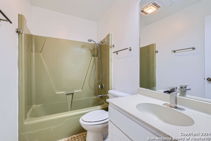 6422 Honey Hill San Antonio TX 78229