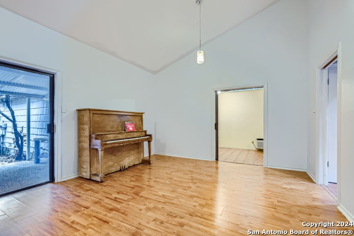 6422 Honey Hill San Antonio TX 78229