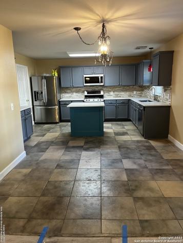1707 Mountain Brook Schertz TX 78154