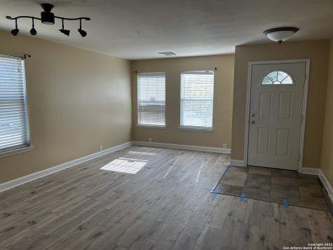 1707 Mountain Brook Schertz TX 78154