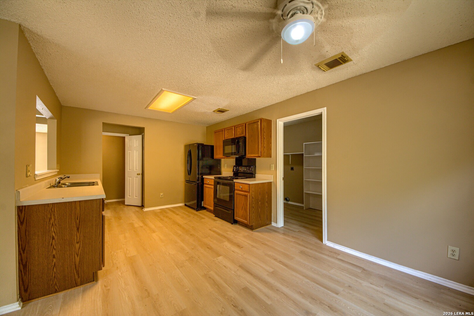 10214 Mission Creek Converse TX 78109