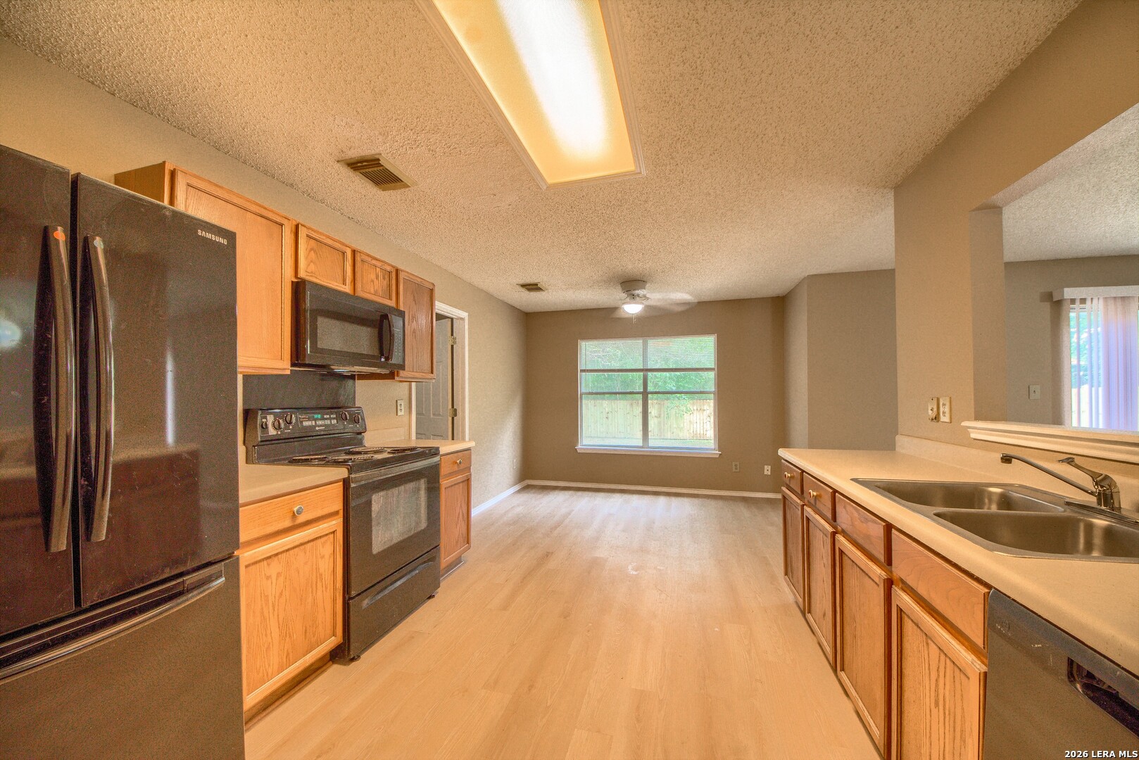 10214 Mission Creek Converse TX 78109