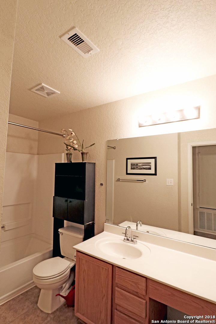 2806 Bandbury Oak San Antonio TX 78247