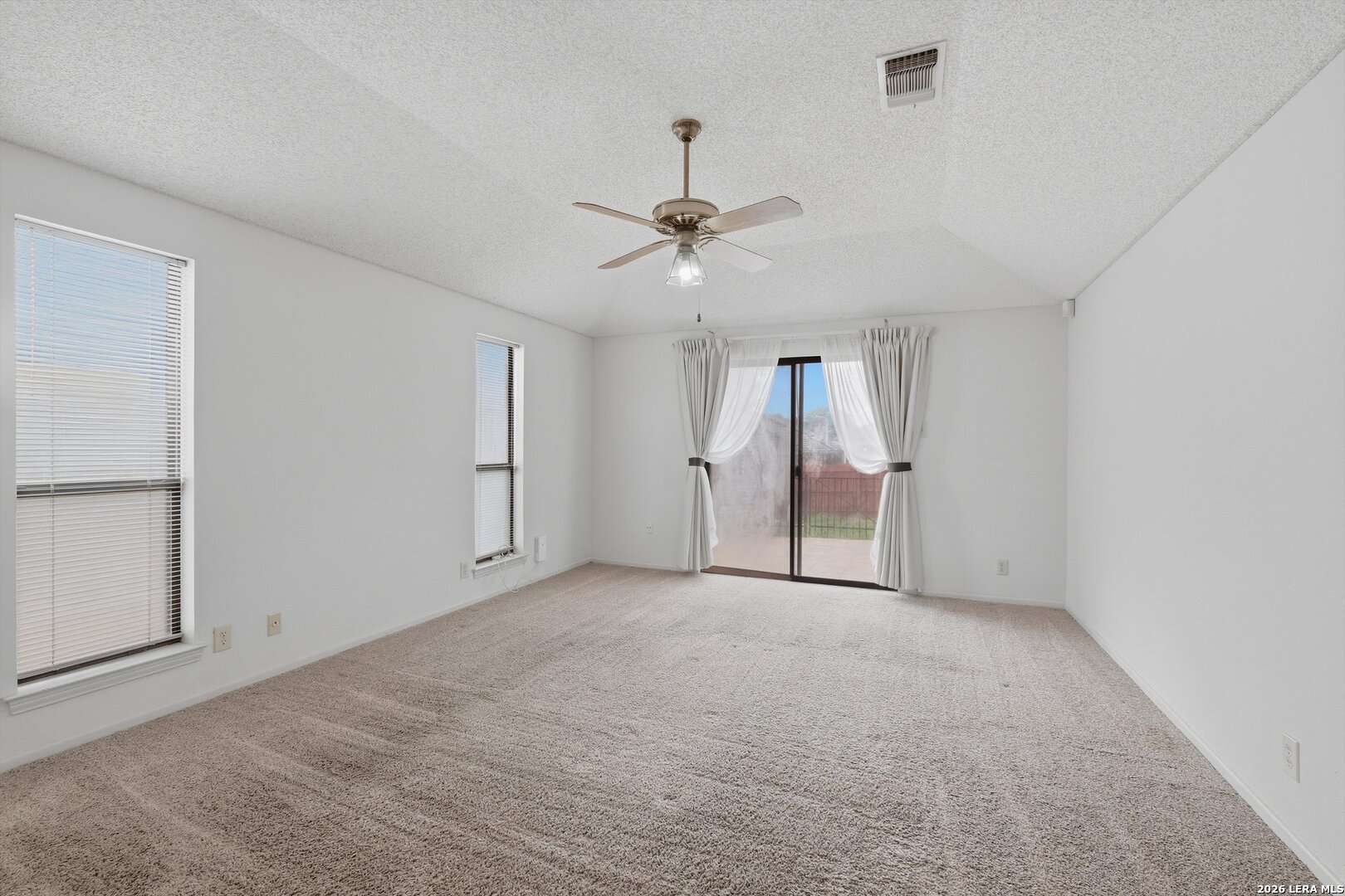 6118 Windy Knoll Windcrest TX 78239