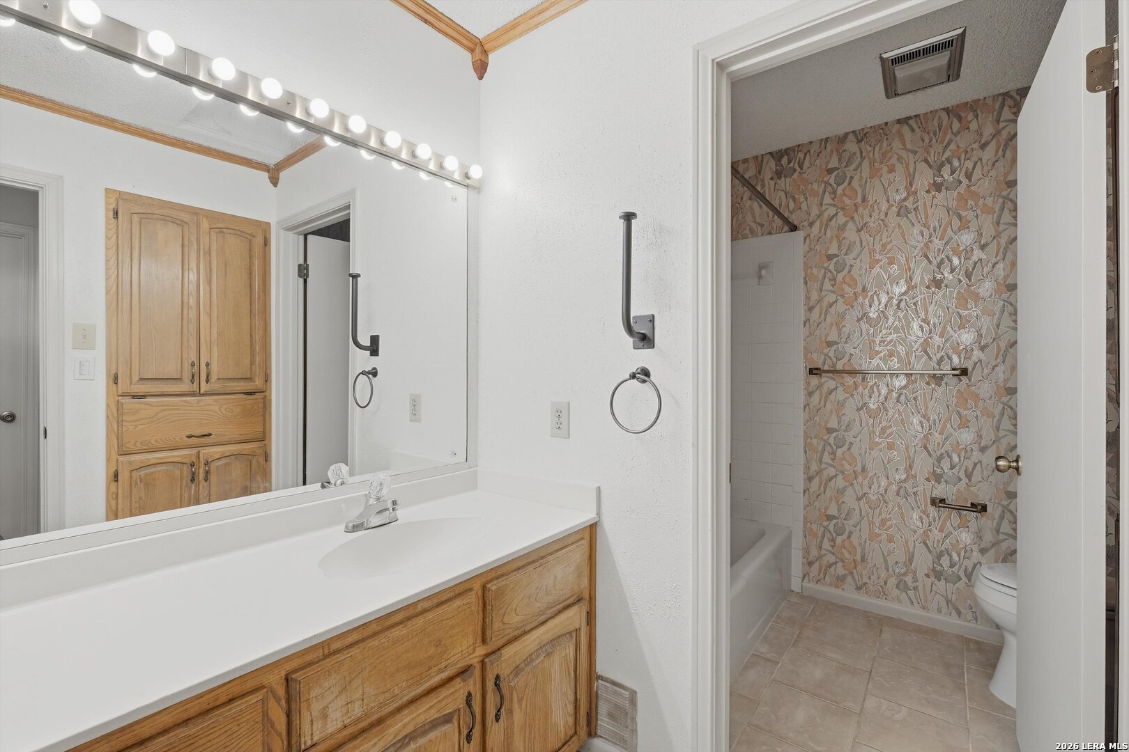 6118 Windy Knoll Windcrest TX 78239