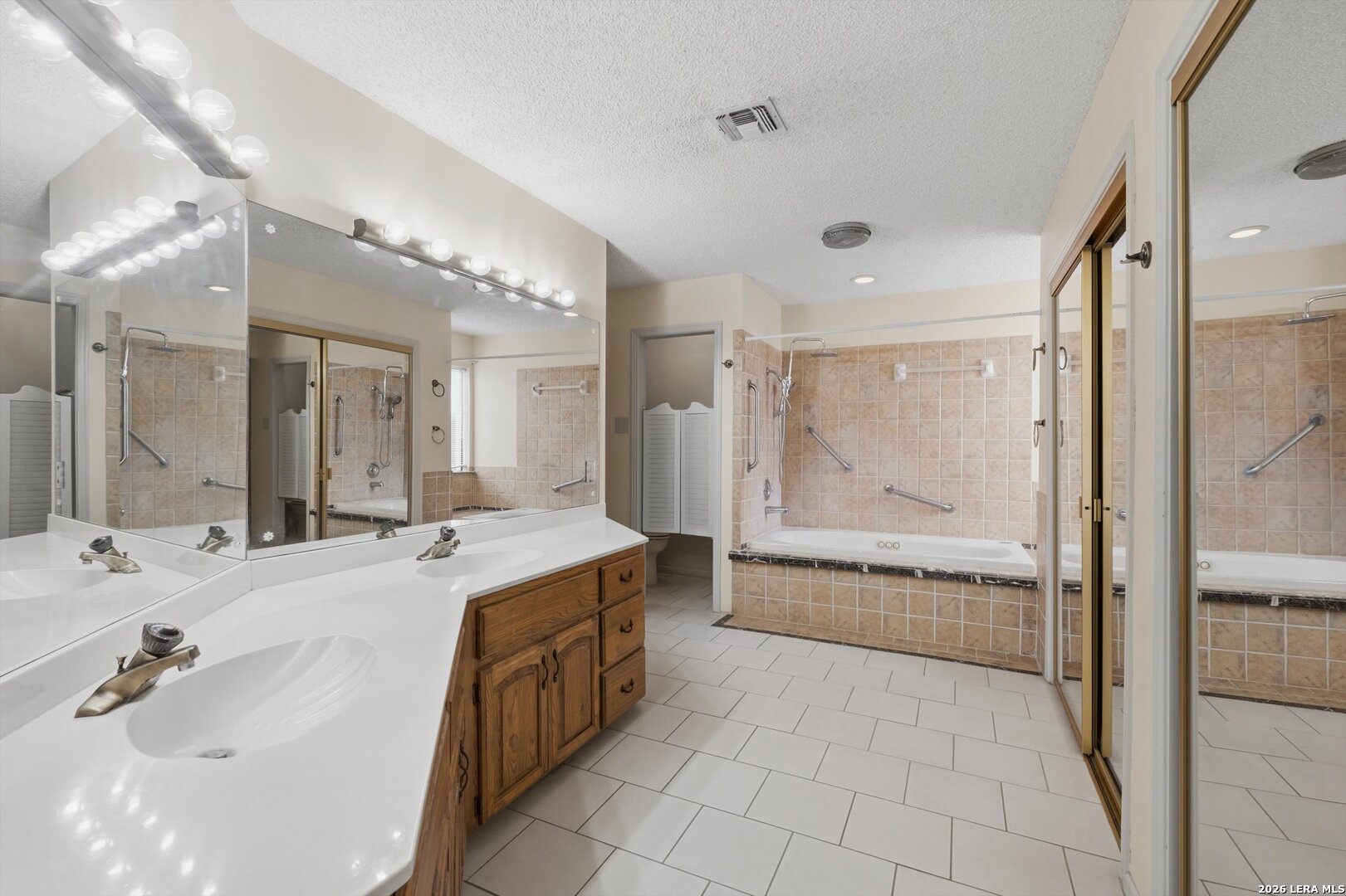 6118 Windy Knoll Windcrest TX 78239