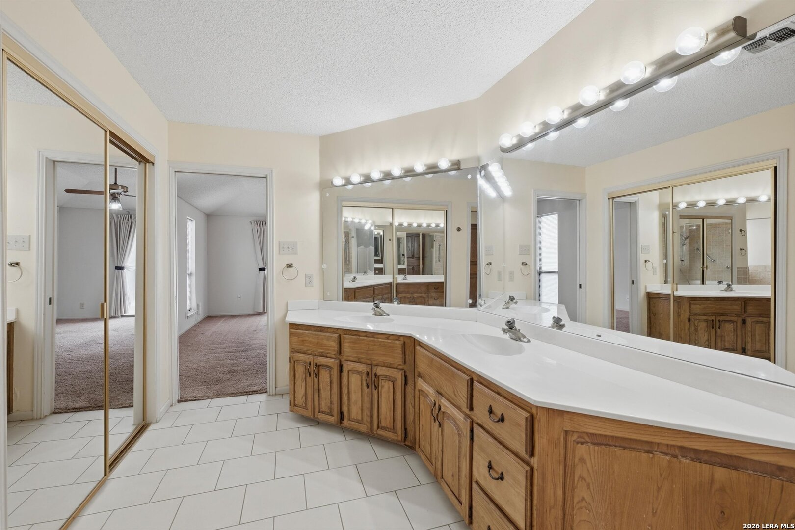 6118 Windy Knoll Windcrest TX 78239