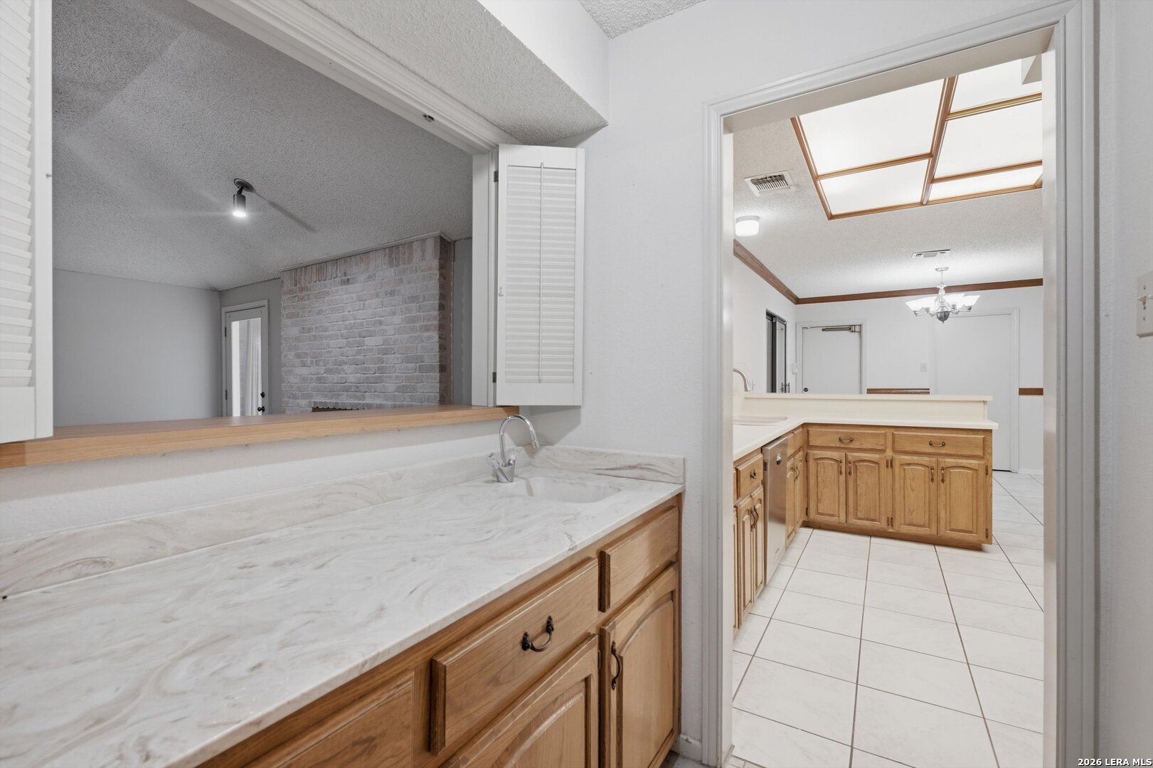 6118 Windy Knoll Windcrest TX 78239