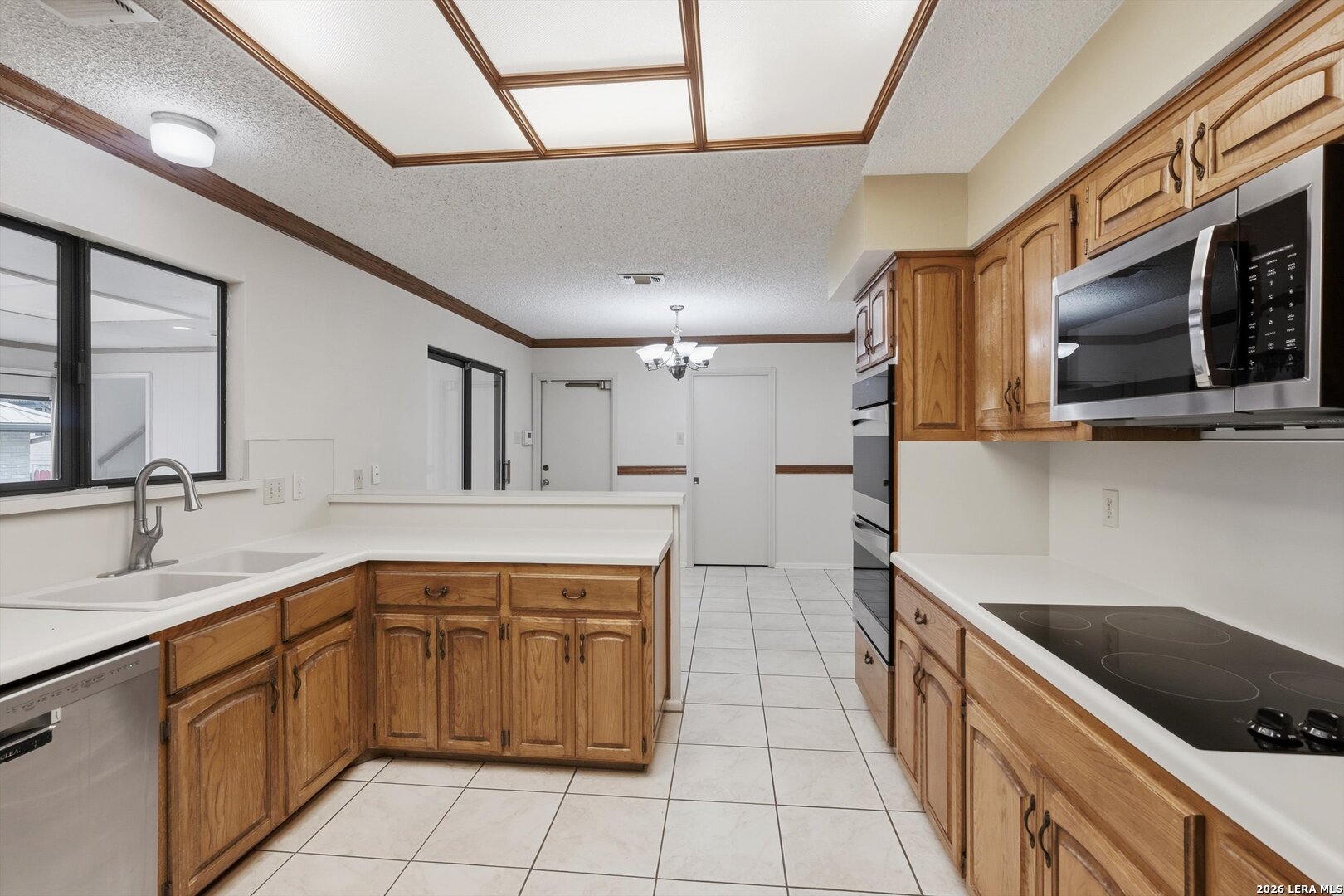 6118 Windy Knoll Windcrest TX 78239