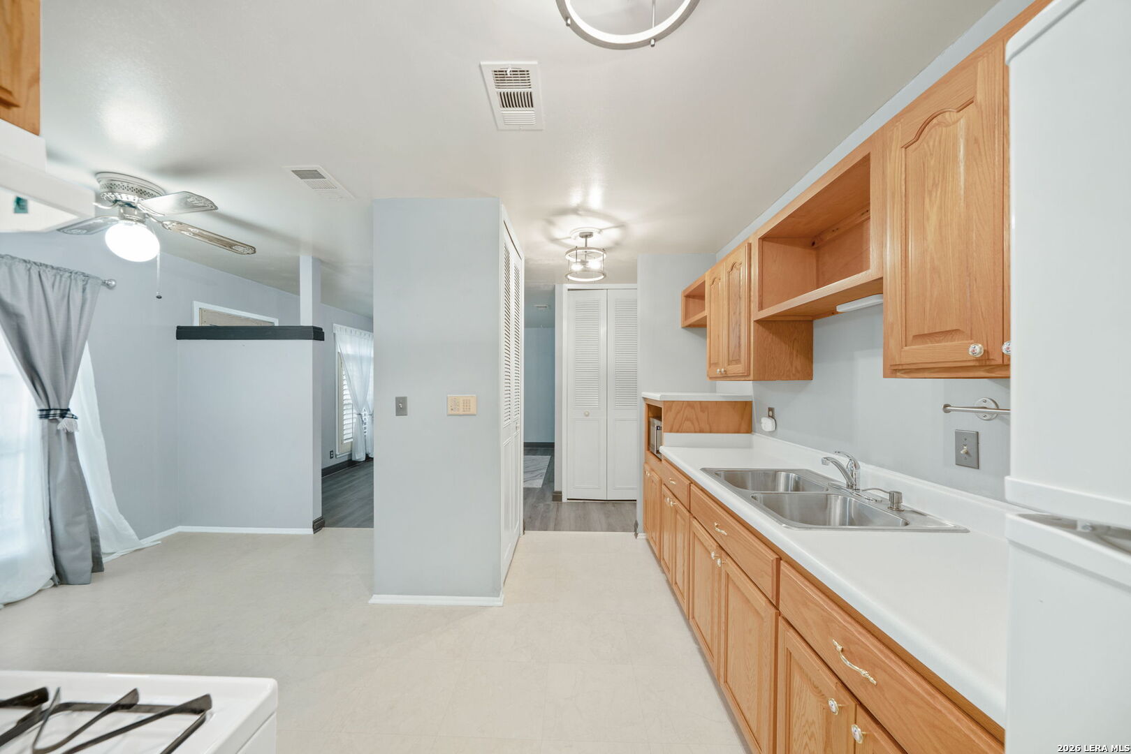 6022 Castle View San Antonio TX 78218
