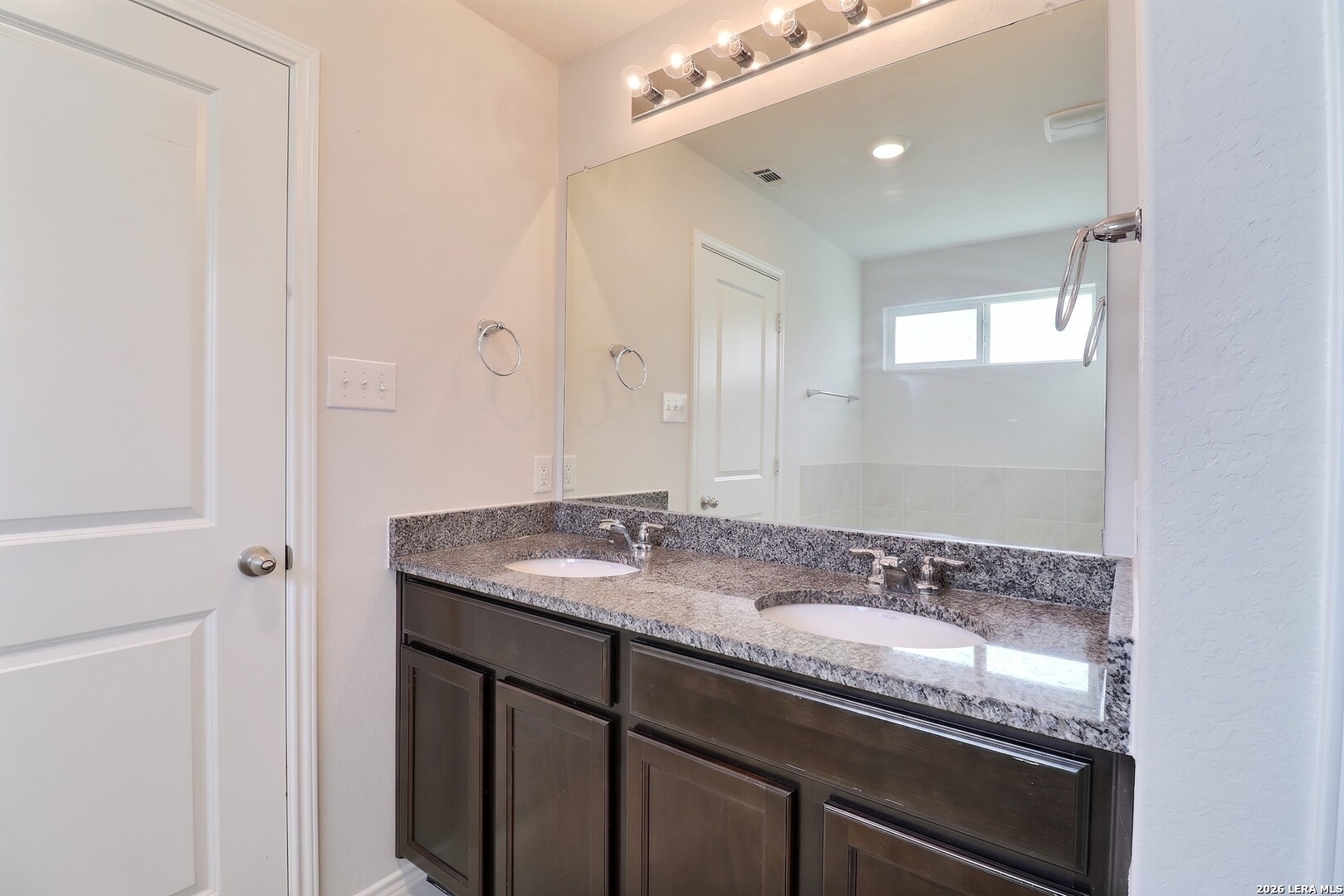 6211 Beech Trail Drive Converse TX 78109