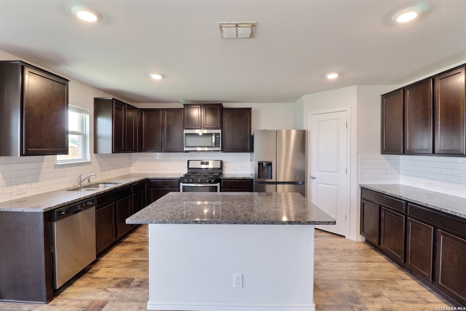 6211 Beech Trail Drive Converse TX 78109