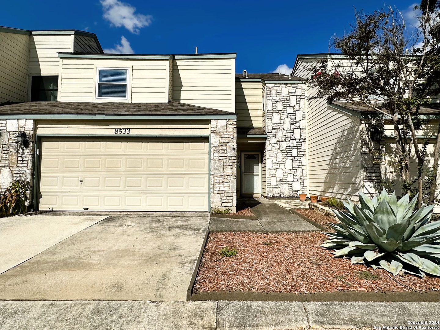8533 Echo Creek Lane San Antonio TX 78240