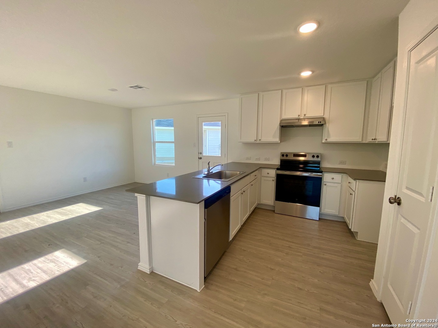 8503 Black Sapphire San Antonio TX 78263