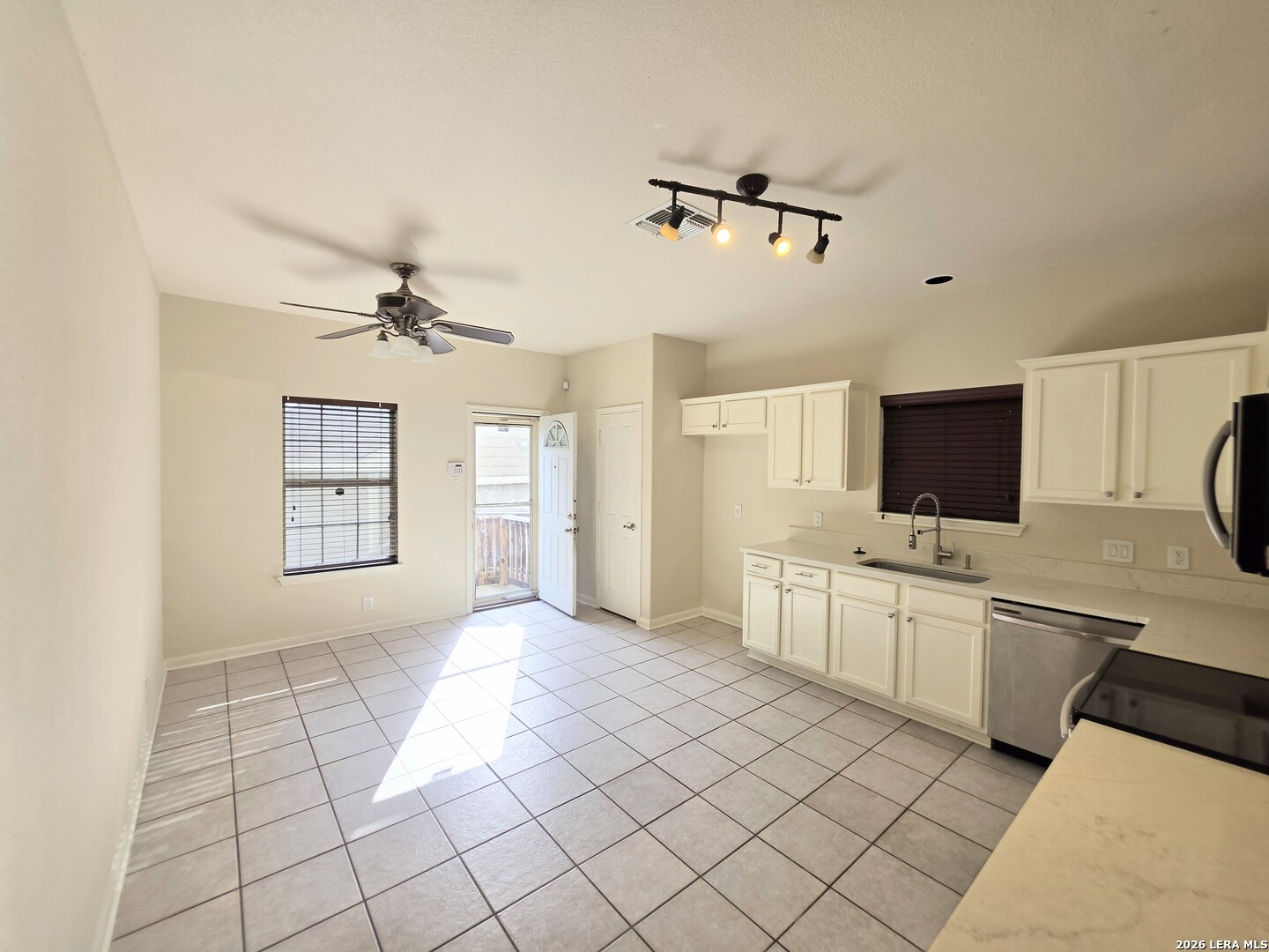 9022 Gull Lake San Antonio TX 78245