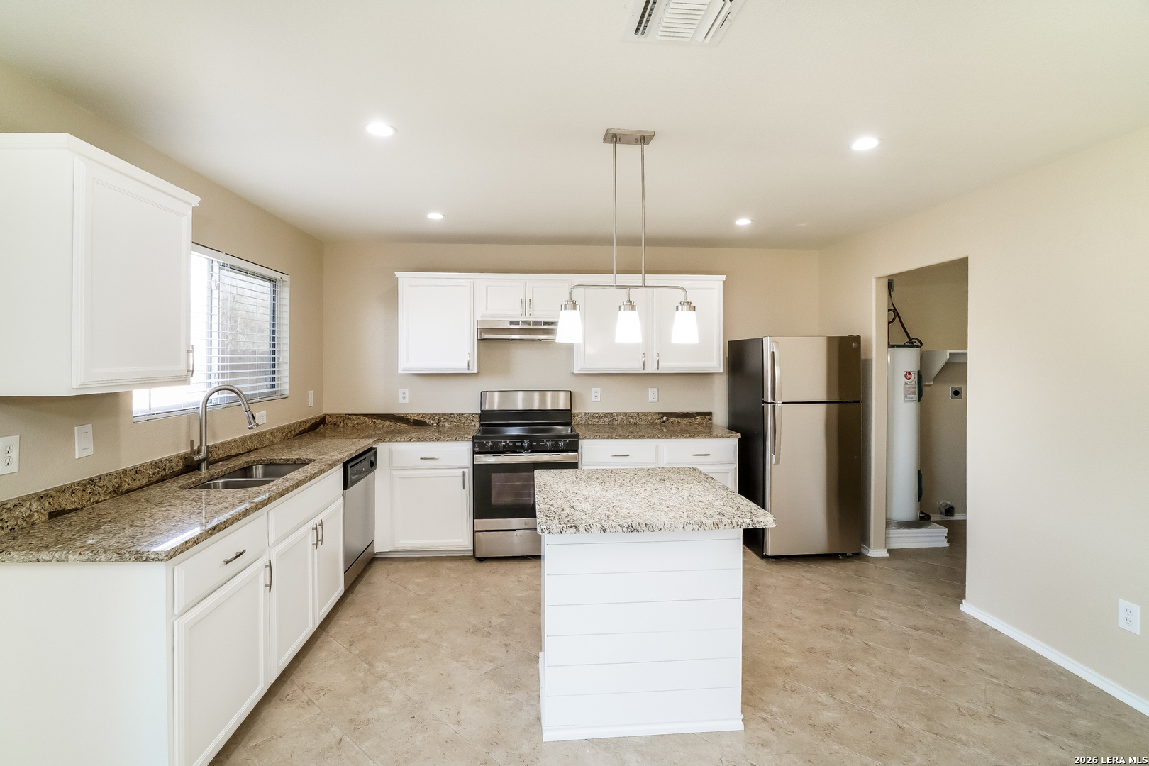 3947 Key West Converse TX 78109