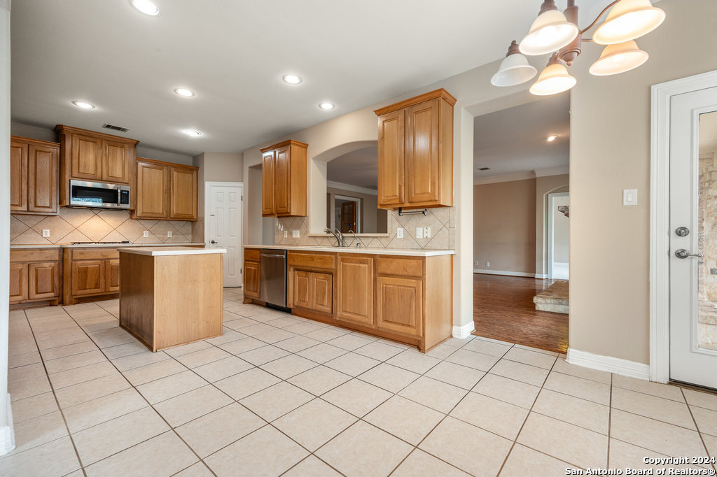 410 Cadence Hill San Antonio TX 78260