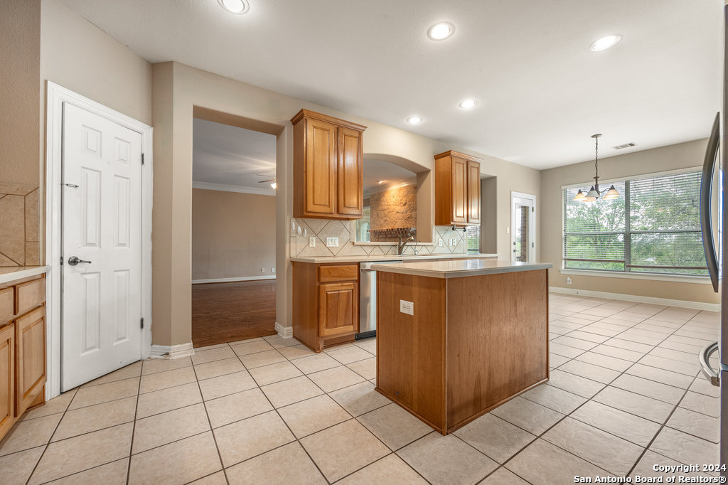 410 Cadence Hill San Antonio TX 78260