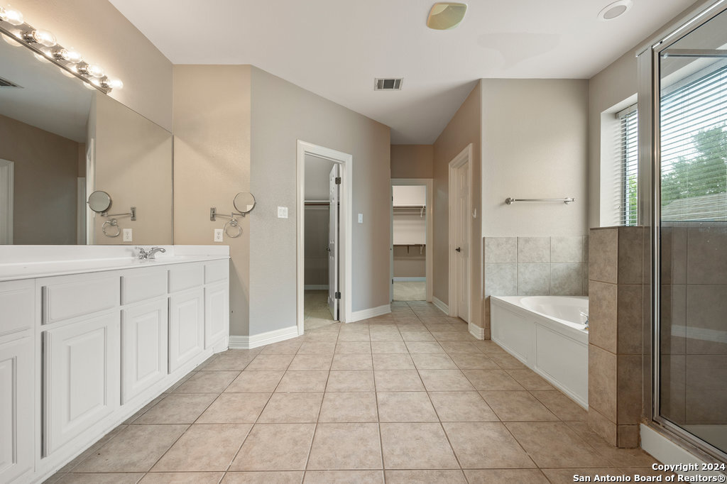 410 Cadence Hill San Antonio TX 78260