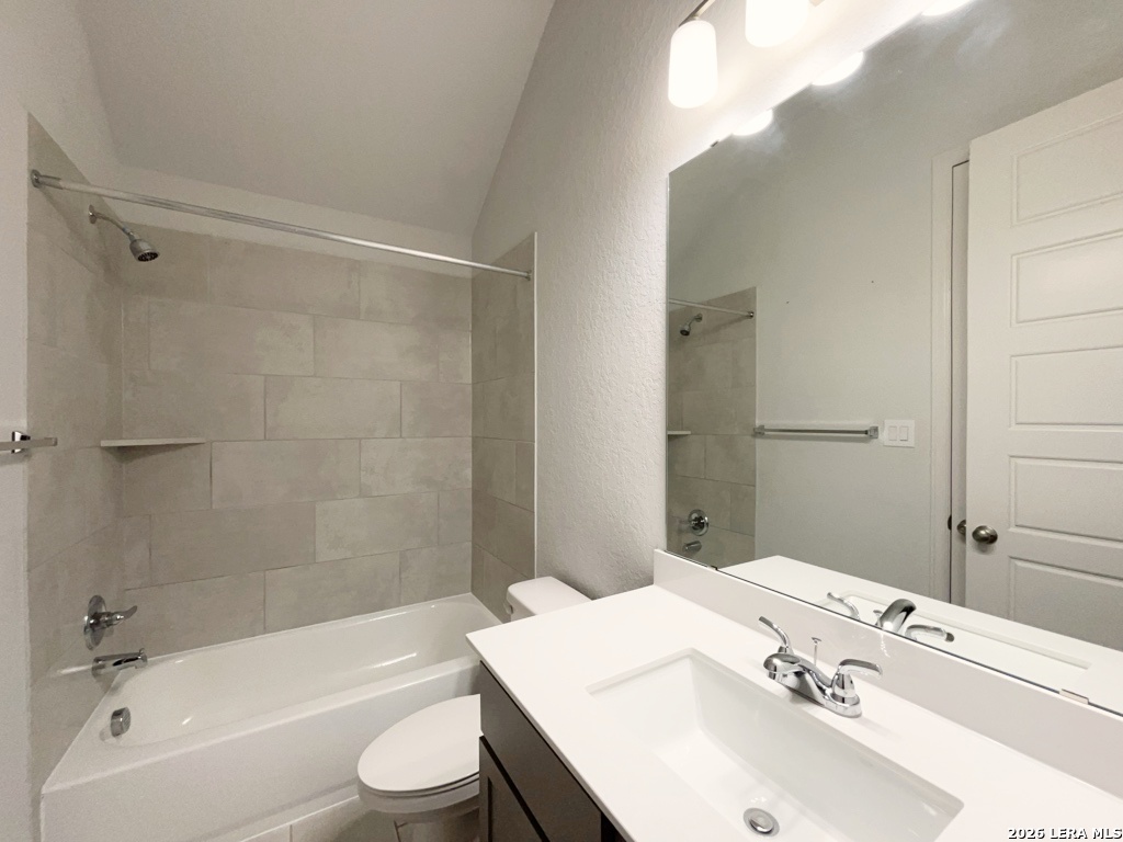116 Spanish Oak Castroville TX 78009