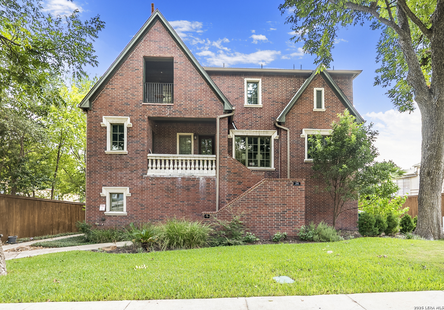 210 Arcadia Place San Antonio TX 78209