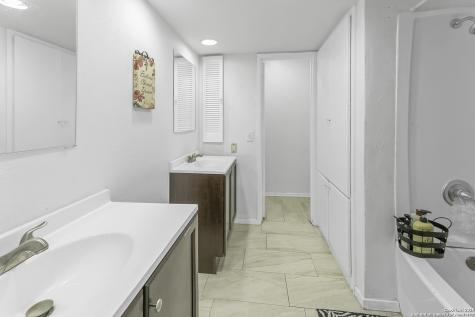 3803 Barrington San Antonio TX 78217