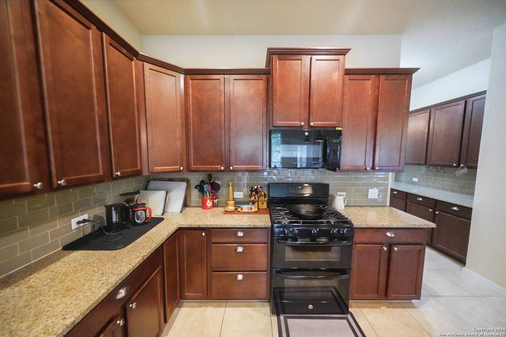 9125 Trail Stem Schertz TX 78154