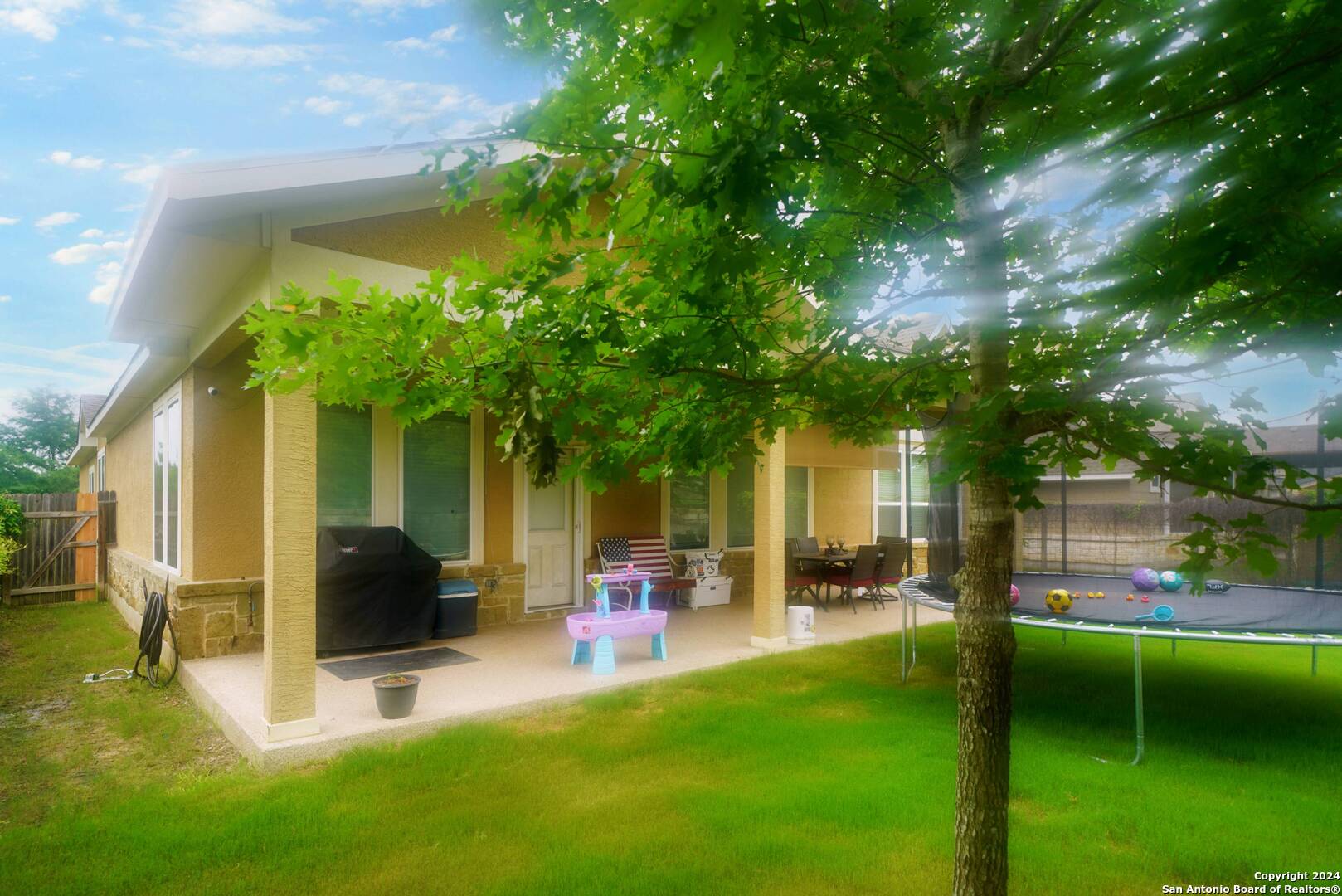 9125 Trail Stem Schertz TX 78154
